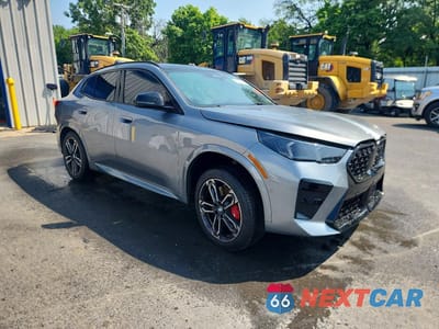 Czwarte zdjęcie samochodu z boku: 2025 BMW X2 XDRIVE28I VIN:WBX63GM06S5332408 - miniatura