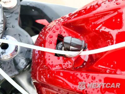 Zdjęcie 8 z 9 samochodu: 2012 KAWASAKI EX650 EC VIN:JKAEXEE16CDA07819 - miniatura