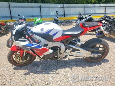 Trzecie zdjęcie samochodu z tyłu: 2013 HONDA CBR1000 RR-ABS VIN:JH2SC5946DK500149 - miniatura