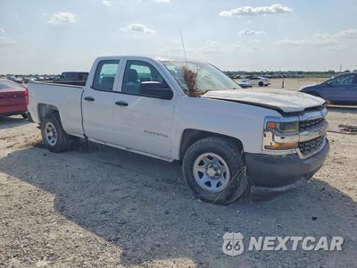 Czwarte zdjęcie samochodu z boku: 2018 CHEVROLET SILVERADO K1500 VIN:1GCVKNECXJZ225457 - miniatura