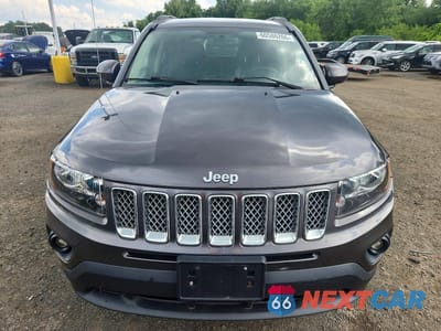 Piąte zdjęcie samochodu w środku: 2017 JEEP COMPASS LATITUDE VIN:1C4NJDEB5HD210277 - miniatura