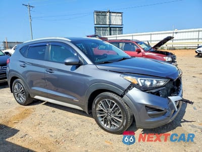 Czwarte zdjęcie samochodu z boku: 2019 HYUNDAI TUCSON SEL VIN:KM8J3CAL0KU017409 - miniatura