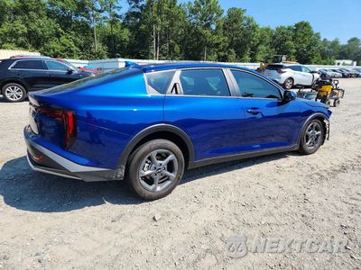 Trzecie zdjęcie samochodu z tyłu: 2026 KIA K4 LXS VIN:3KPFT4DE0TE349430 - miniatura