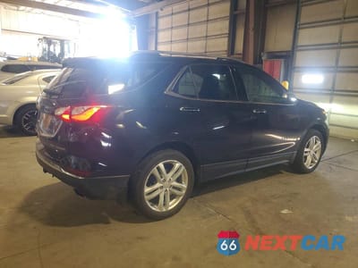Trzecie zdjęcie samochodu z tyłu: 2020 CHEVROLET EQUINOX PREMIER VIN:3GNAXYEX1LS519521 - miniatura