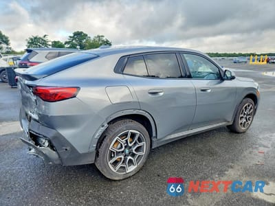 Trzecie zdjęcie samochodu z tyłu: 2026 BMW X2 XDRIVE28I VIN:WBX63GM01T5636473 - miniatura