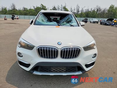 Piąte zdjęcie samochodu w środku: 2018 BMW X1 XDRIVE28I VIN:WBXHT3C34J3H30484 - miniatura