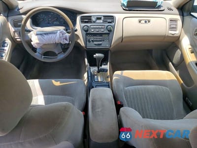 Zdjęcie 8 z 13 samochodu: 1998 HONDA ACCORD LX VIN:1HGCG5649WA111327 - miniatura