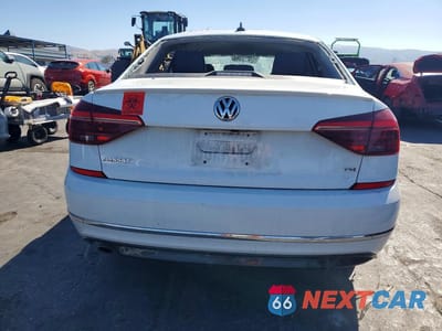 Zdjęcie 6 z 12 samochodu: 2018 VOLKSWAGEN PASSAT S/R-LINE VIN:1VWAA7A36JC036971 - miniatura