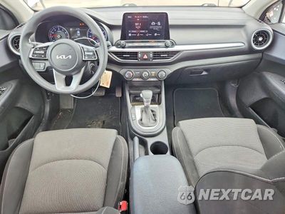 Zdjęcie 8 z 13 samochodu: 2022 KIA FORTE LXS VIN:3KPF24ADXNE451920 - miniatura