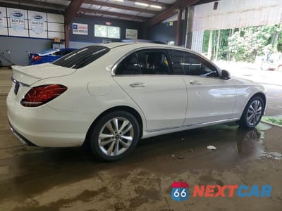 Trzecie zdjęcie samochodu z tyłu: 2019 MERCEDES-BENZ C 300 4MATIC VIN:55SWF8EB7KU288832 - miniatura