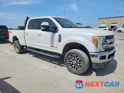 Czwarte zdjęcie samochodu z boku: 2017 FORD F250 SUPER DUTY VIN:1FT7W2BT2HEF10378 - miniatura