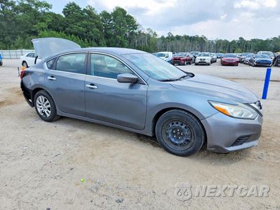 Czwarte zdjęcie samochodu z boku: 2018 NISSAN ALTIMA 2.5 S VIN:1N4AL3AP9JC119762 - miniatura