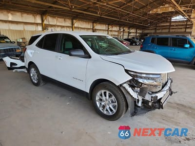 Czwarte zdjęcie samochodu z boku: 2024 CHEVROLET EQUINOX LS VIN:3GNAXHEG8RL160834 - miniatura