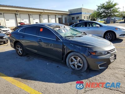 Czwarte zdjęcie samochodu z boku: 2018 CHEVROLET MALIBU LS VIN:1G1ZB5ST0JF177080 - miniatura
