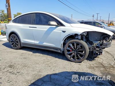 Czwarte zdjęcie samochodu z boku: 2020 TESLA MODEL X VIN:5YJXCBE45LF282980 - miniatura