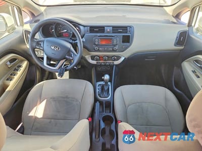 Zdjęcie 8 z 12 samochodu: 2014 KIA RIO LX VIN:KNADM4A32E6375802 - miniatura