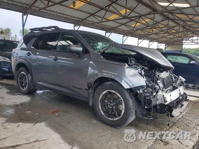 Czwarte zdjęcie samochodu z boku: 2025 NISSAN PATHFINDER ROCK CREEK VIN:5N1DR3BD5SC313793 - miniatura