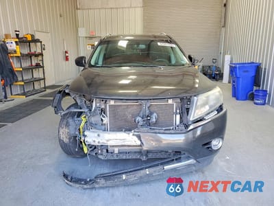 Piąte zdjęcie samochodu w środku: 2015 NISSAN PATHFINDER SV VIN:5N1AR2MM5FC635334 - miniatura