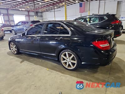 Drugie zdjęcie samochodu z przodu: 2013 MERCEDES-BENZ C 250 VIN:WDDGF4HB1DR272980 - miniatura