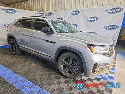 Czwarte zdjęcie samochodu z boku: 2023 VOLKSWAGEN ATLAS CROSS SPORT SEL R-LINE VIN:1V2SC2CA4PC212228 - miniatura