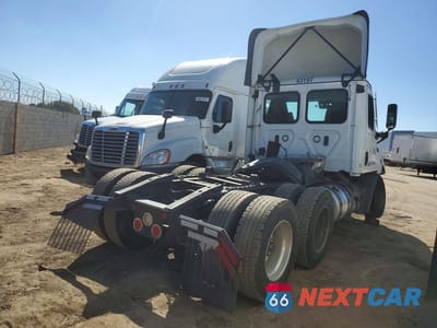 Trzecie zdjęcie samochodu z tyłu: 2023 FREIGHTLINER CASCADIA 116 SEMI TRUCK VIN:1FUJHTDV4PLNY5039 - miniatura