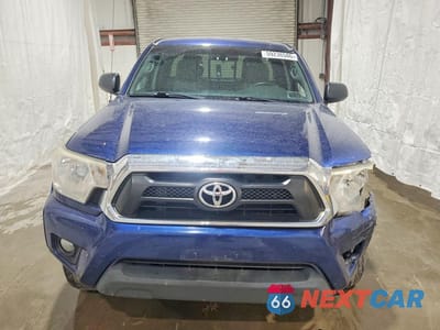 Piąte zdjęcie samochodu w środku: 2015 TOYOTA TACOMA V6 VIN:5TFUU4EN4FX138903 - miniatura