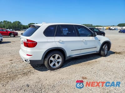 Trzecie zdjęcie samochodu z tyłu: 2011 BMW X5 XDRIVE35I VIN:5UXZV4C55BL738075 - miniatura