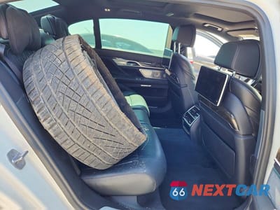 Zdjęcie 10 z 13 samochodu: 2018 BMW 750 XI VIN:WBA7F2C53JG423595 - miniatura