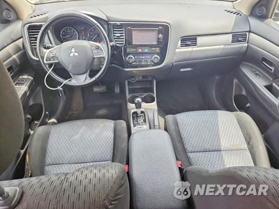 Zdjęcie 8 z 13 samochodu: 2014 MITSUBISHI OUTLANDER SE VIN:JA4AD3A30EZ015808 - miniatura