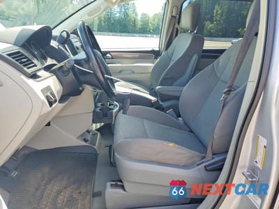 Zdjęcie 7 z 13 samochodu: 2011 VOLKSWAGEN ROUTAN S VIN:2V4RW4DG8BR714784 - miniatura