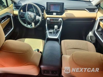Zdjęcie 8 z 13 samochodu: 2021 TOYOTA RAV4 VIN:2T3W1RFV4MC108235 - miniatura