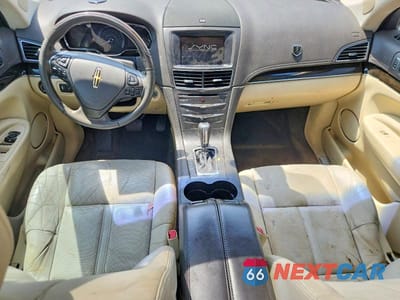 Zdjęcie 8 z 13 samochodu: 2014 LINCOLN MKT VIN:2LMHJ5AT7EBL55467 - miniatura