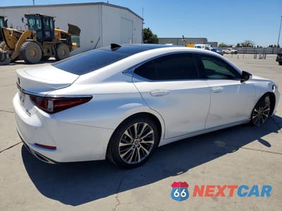 Trzecie zdjęcie samochodu z tyłu: 2021 LEXUS ES 350 BASE VIN:58ADZ1B19MU083921 - miniatura
