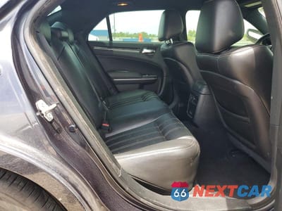 Zdjęcie 10 z 12 samochodu: 2019 CHRYSLER 300 S VIN:2C3CCABG3KH559565 - miniatura