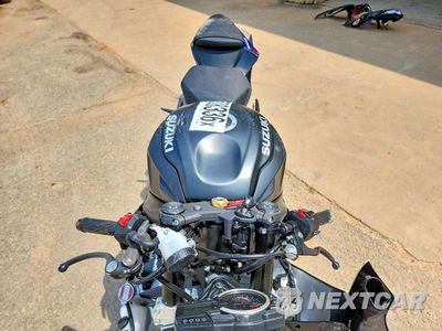 Piąte zdjęcie samochodu w środku: 2026 SUZUKI GSX-R600 VIN:JS1GN7FA6T7100358 - miniatura