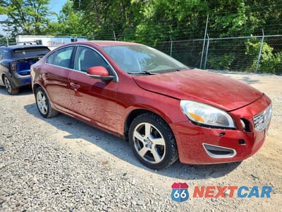 Czwarte zdjęcie samochodu z boku: 2013 VOLVO S60 T5 VIN:YV1612FSXD2210878 - miniatura