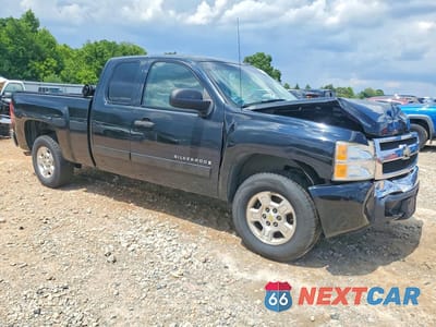 Czwarte zdjęcie samochodu z boku: 2008 CHEVROLET SILVERADO C1500 VIN:1GCEC19048Z220304 - miniatura