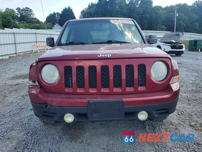Piąte zdjęcie samochodu w środku: 2014 JEEP PATRIOT LATITUDE VIN:1C4NJPFB3ED510265 - miniatura