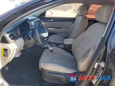 Zdjęcie 7 z 12 samochodu: 2016 KIA OPTIMA LX VIN:5XXGT4L37GG117781 - miniatura