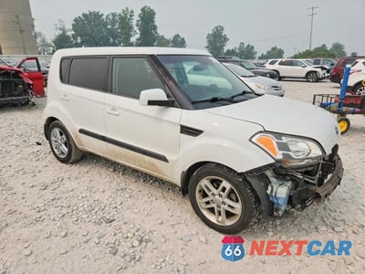 Czwarte zdjęcie samochodu z boku: 2011 KIA SOUL + VIN:KNDJT2A26B7272831 - miniatura
