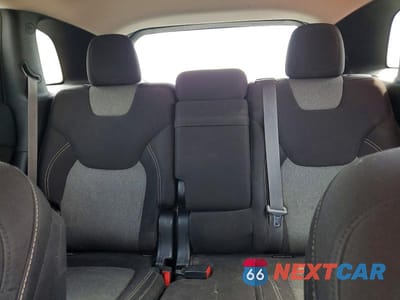 Zdjęcie 10 z 13 samochodu: 2014 JEEP CHEROKEE LATITUDE VIN:1C4PJMCS8EW321336 - miniatura