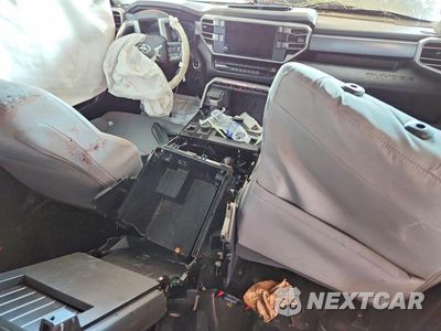 Zdjęcie 8 z 12 samochodu: 2024 TOYOTA TUNDRA SR5 VIN:5TFLA5DB5RX227336 - miniatura