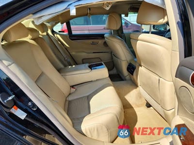 Zdjęcie 10 z 13 samochodu: 2017 LEXUS LS 460 VIN:JTHCL5EF3H5028905 - miniatura