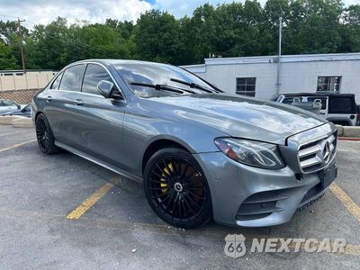 Czwarte zdjęcie samochodu z boku: 2017 MERCEDES-BENZ E 300 4MATIC VIN:WDDZF4KB8HA079800 - miniatura