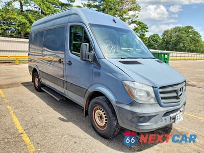 Czwarte zdjęcie samochodu z boku: 2018 MERCEDES-BENZ SPRINTER 2500 VIN:WD3PE7CD6JP635573 - miniatura