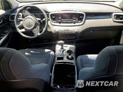 Zdjęcie 8 z 13 samochodu: 2016 KIA SORENTO LX VIN:5XYPG4A32GG117058 - miniatura