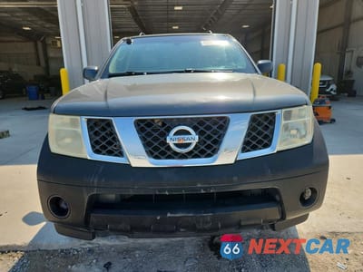 Piąte zdjęcie samochodu w środku: 2005 NISSAN PATHFINDER XE VIN:5N1AR18W35C702341 - miniatura