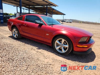 Czwarte zdjęcie samochodu z boku: 2005 FORD MUSTANG GT VIN:1ZVFT82H255156700 - miniatura