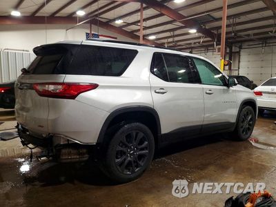 Trzecie zdjęcie samochodu z tyłu: 2021 CHEVROLET TRAVERSE RS VIN:1GNEVJKW5MJ118941 - miniatura