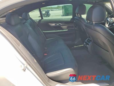 Zdjęcie 10 z 13 samochodu: 2018 BMW 740 I VIN:WBA7E2C54JG742183 - miniatura